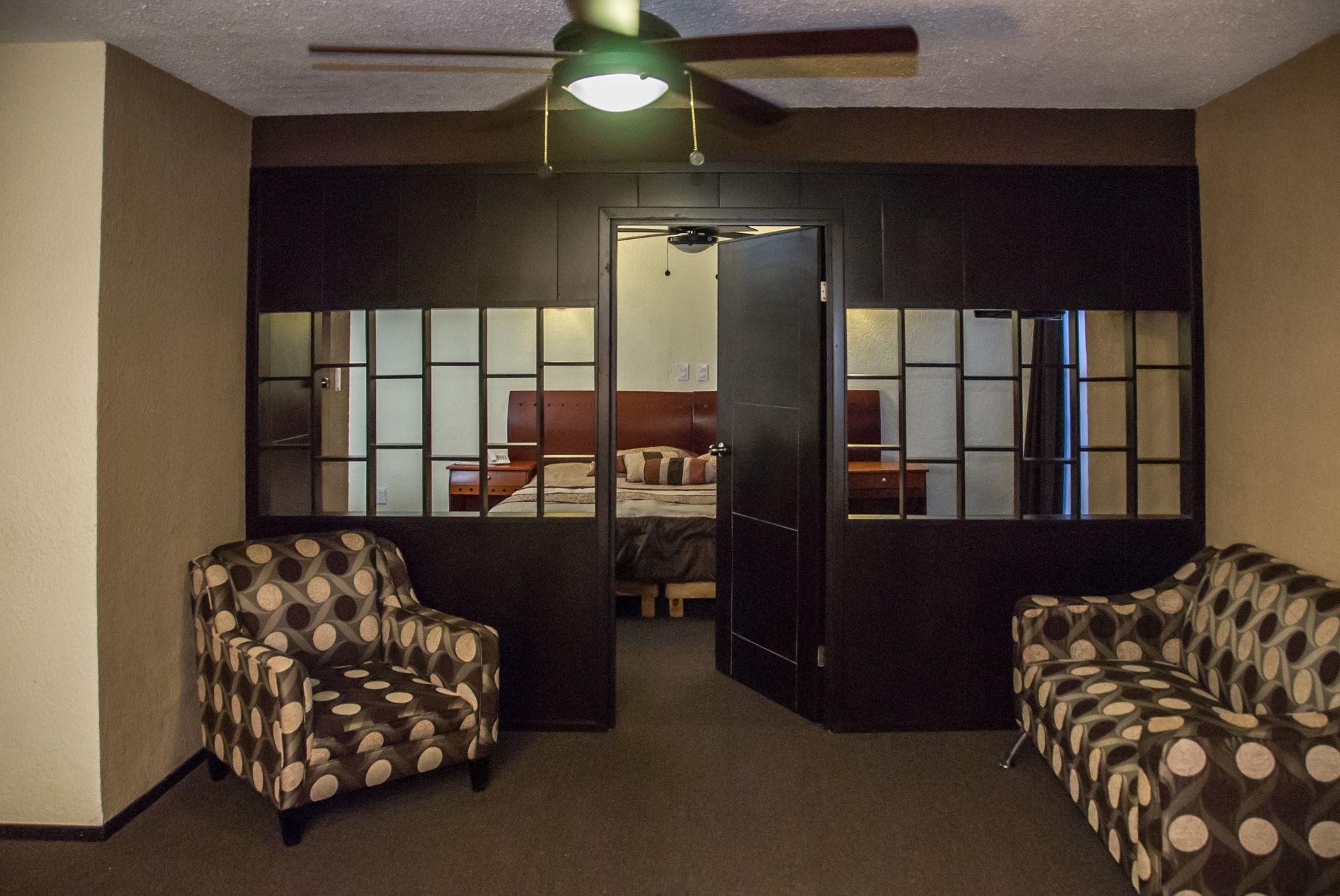 Hotel Rincon Real Suites Дуранго Экстерьер фото